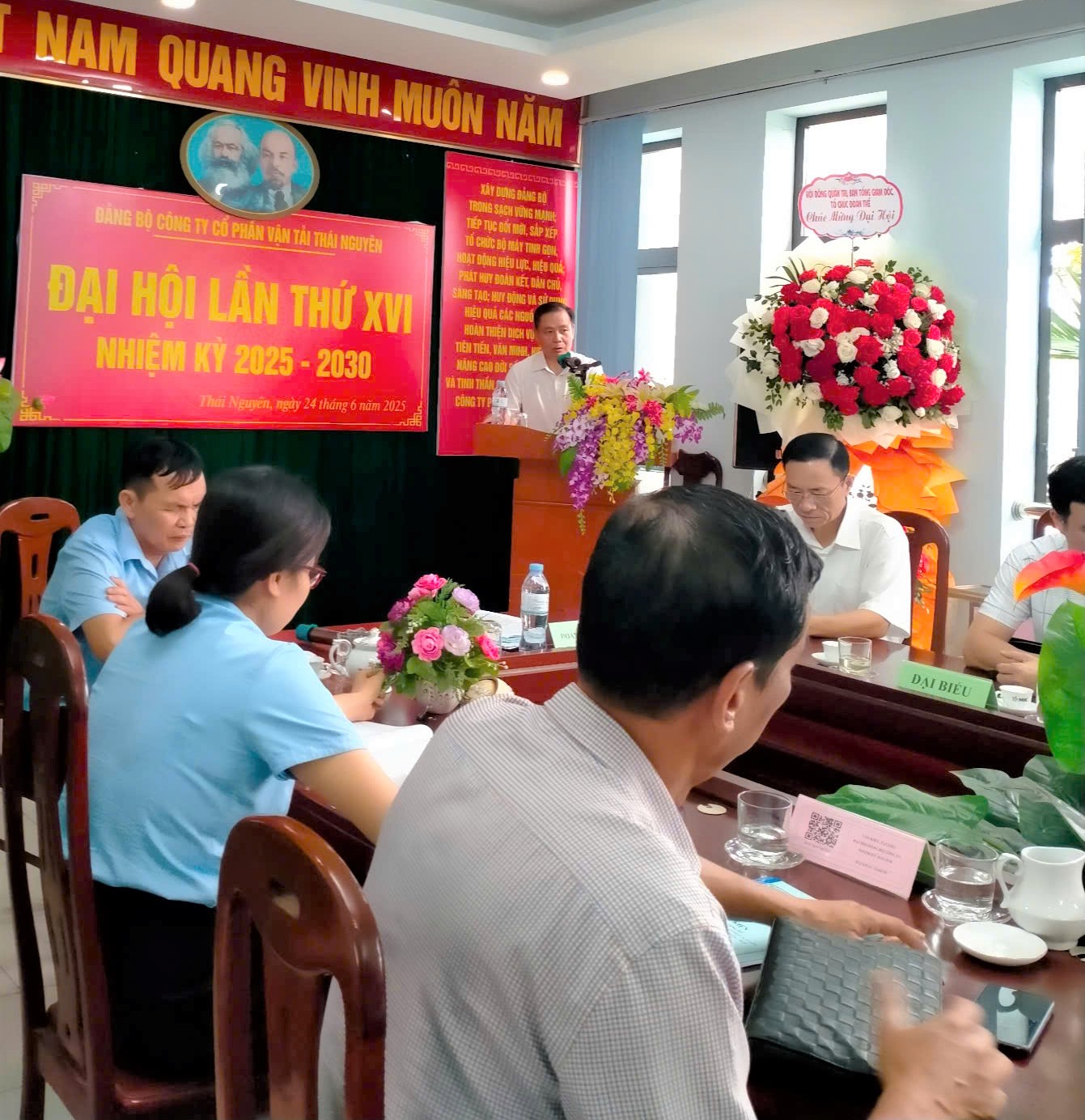 Description: D:\ĐĂNG WEB\ẢNH ĐĂNG WEB\Ảnh đăng bài\Đ.C Thành 1.jpg