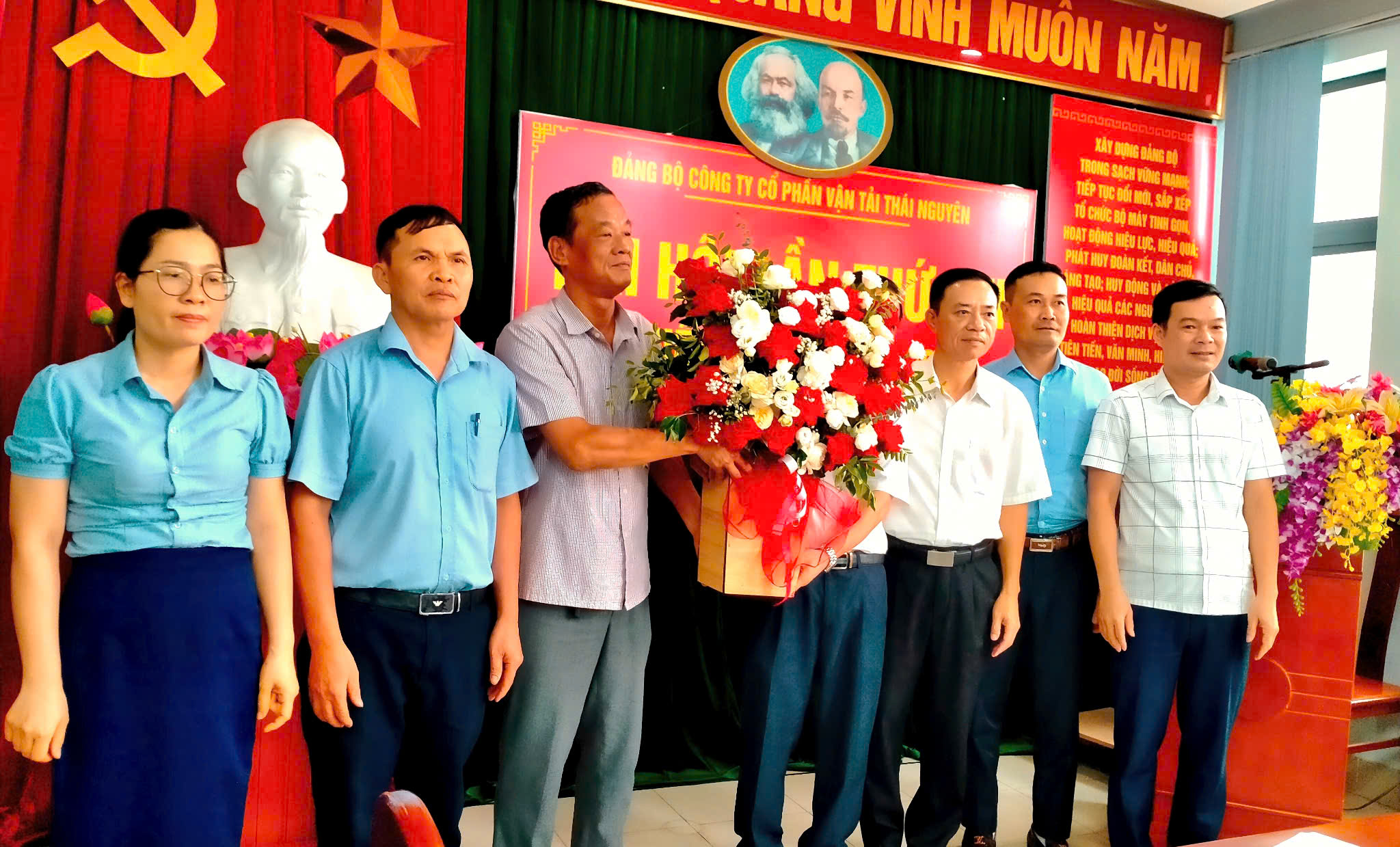 Description: D:\ĐĂNG WEB\ẢNH ĐĂNG WEB\Ảnh đăng bài\BCH.jpg